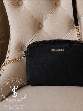 🖤 Michael Kors Black Pebbled Faux Leather Crossbody Bag Gold Zip Everyday Chic